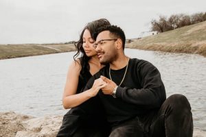 The Do’s and Don’ts of Engagement Photos